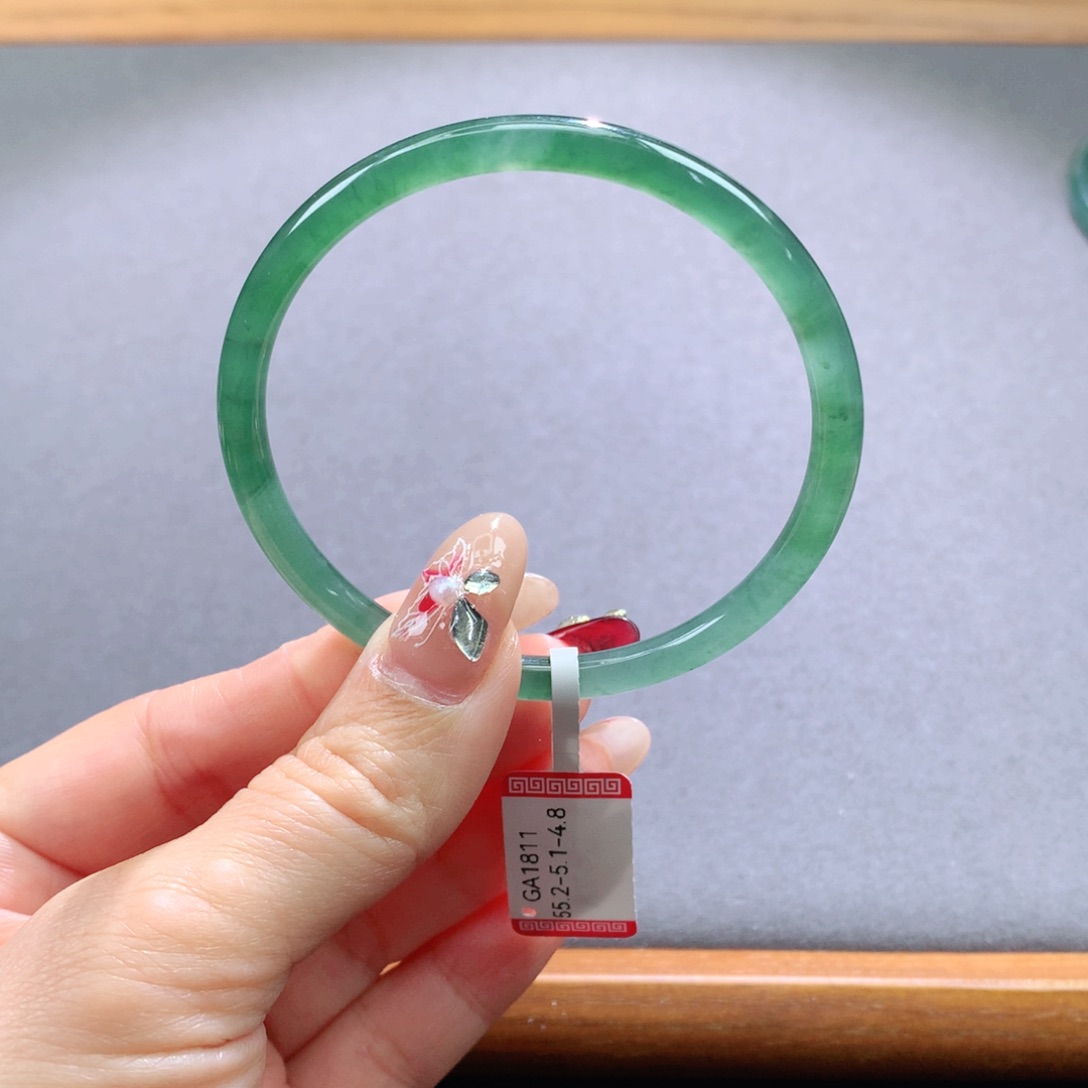 翡翠手镯未镶嵌天然翡翠手镯叮当镯