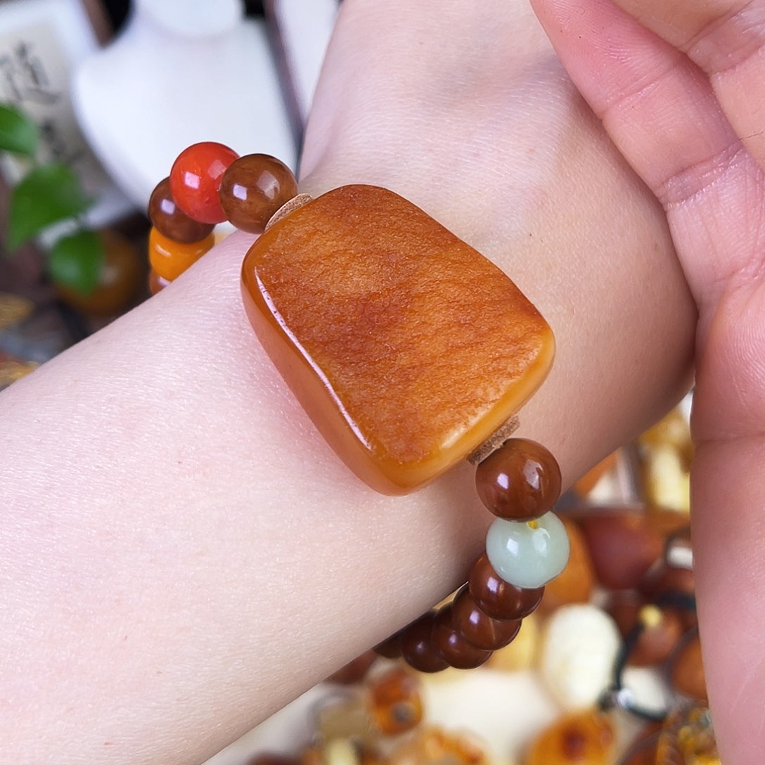 琥珀珠宝奇石未镶嵌，