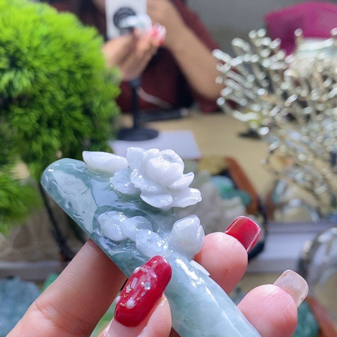 【闪购商品】翡翠颈饰未镶嵌花
