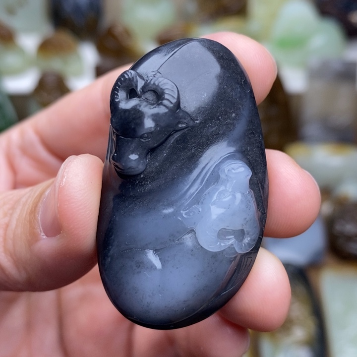 和田玉未镶嵌颈饰