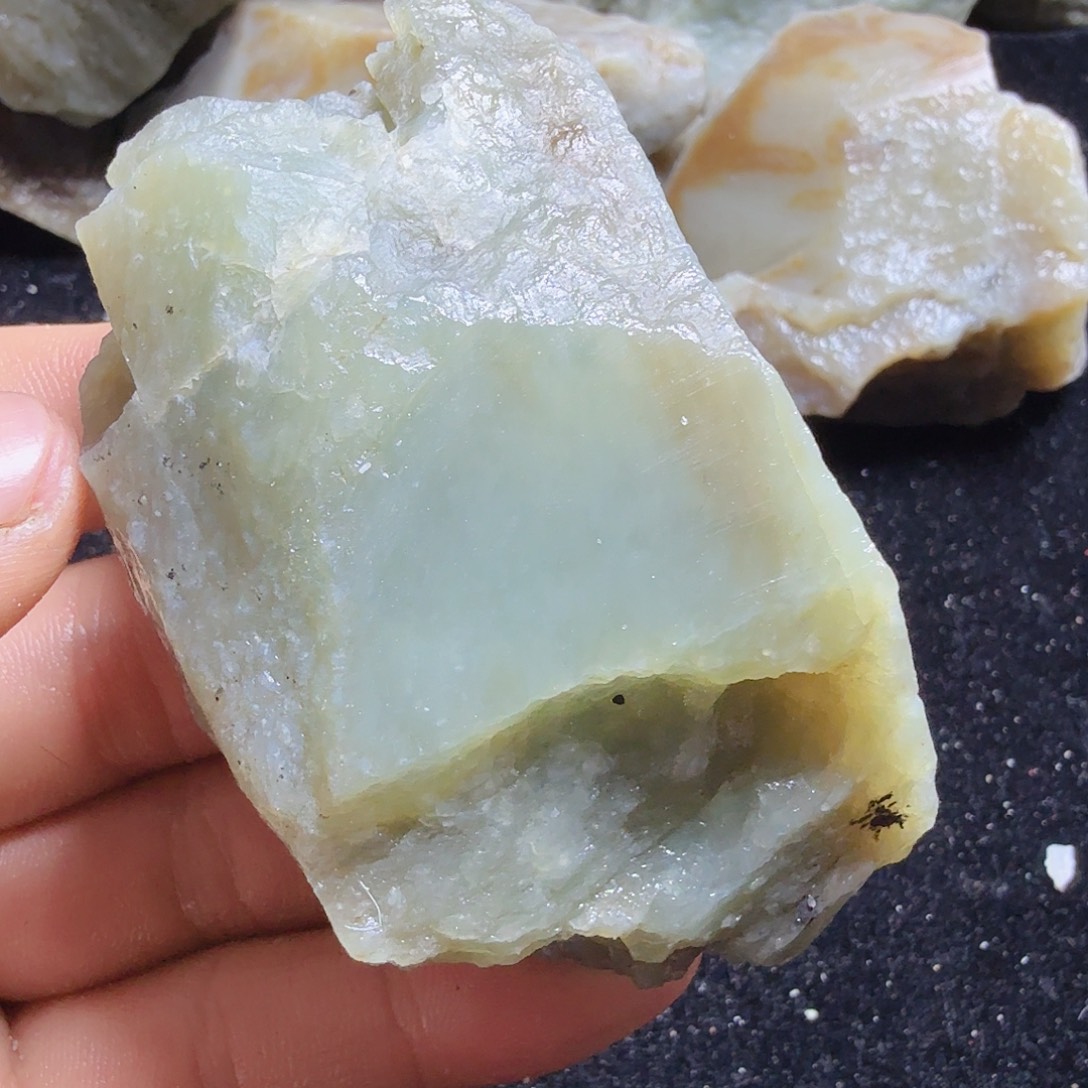 和田玉（糖玉）未镶嵌珠宝半成品