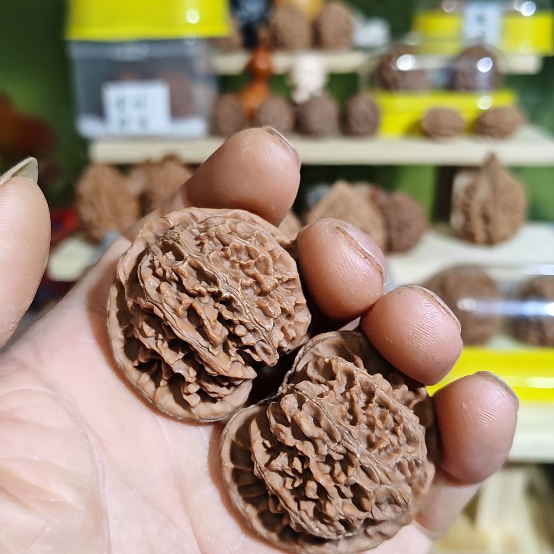 42尺，宫灯有瑕疵介意勿拍
