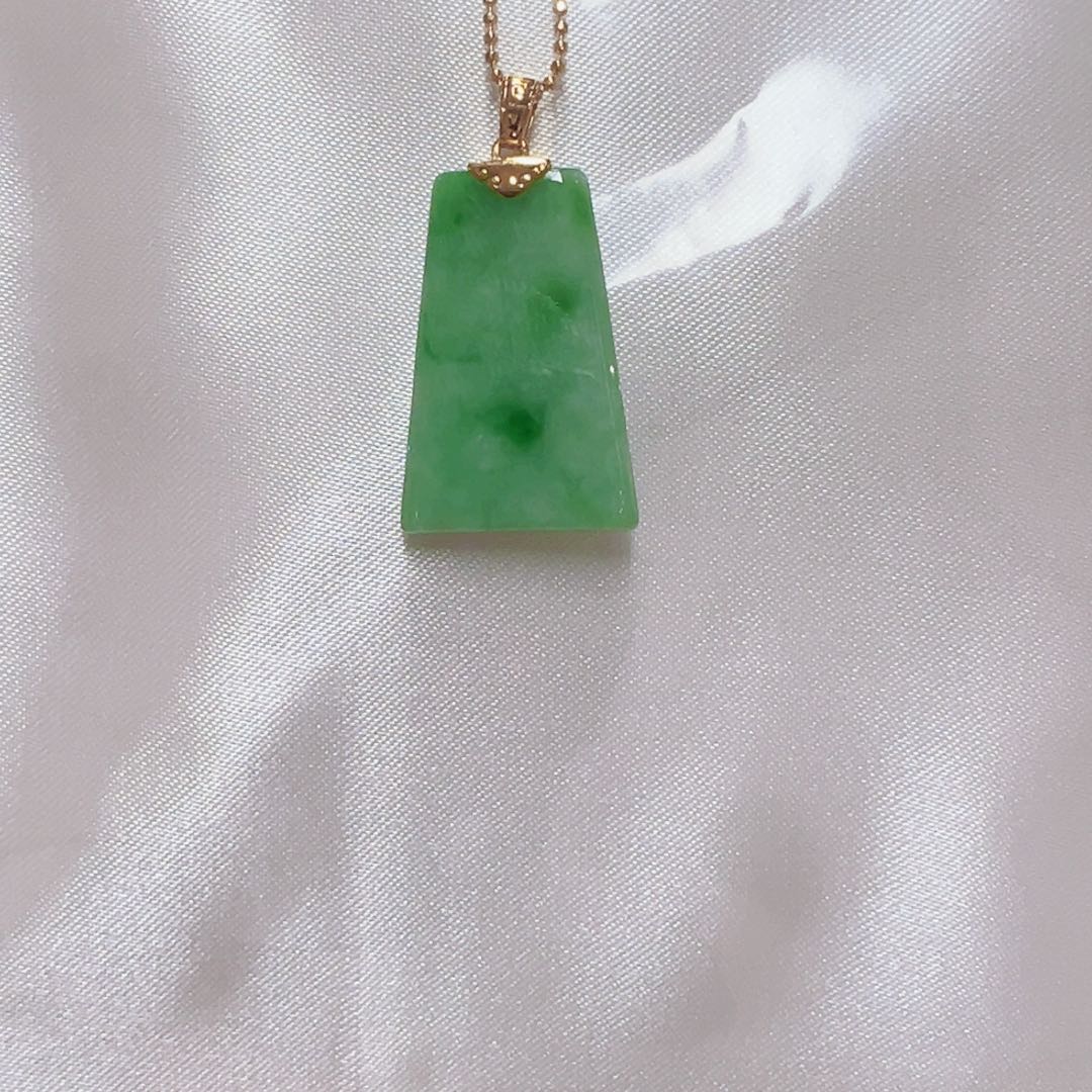 翡翠18K金镶嵌颈饰翡翠
