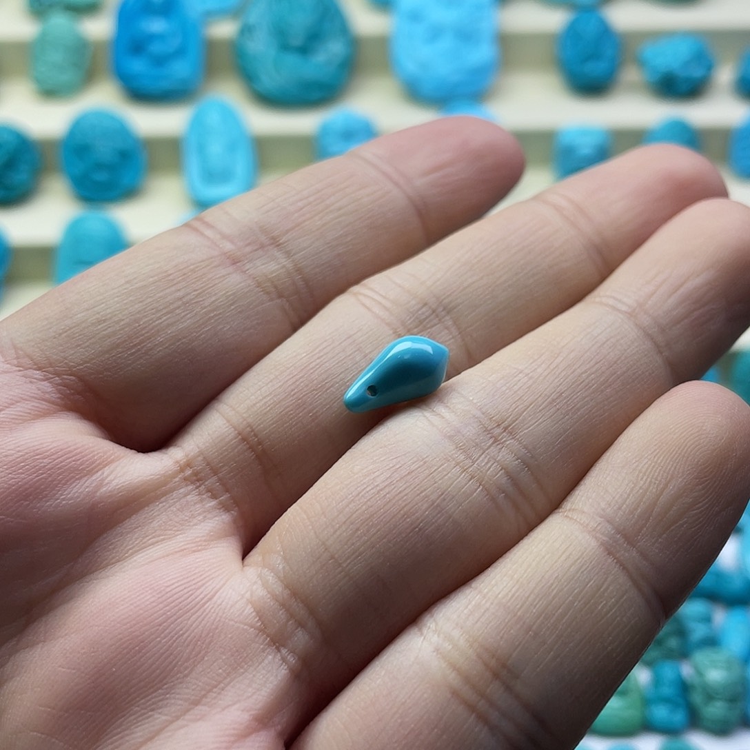 绿松石未镶嵌颈饰