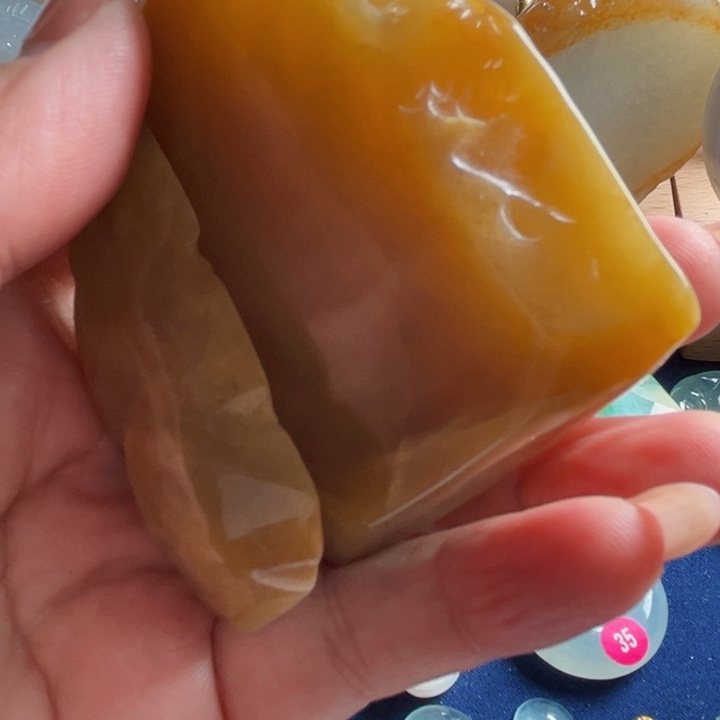 天***上翡翠未镶嵌颈饰天然翡翠