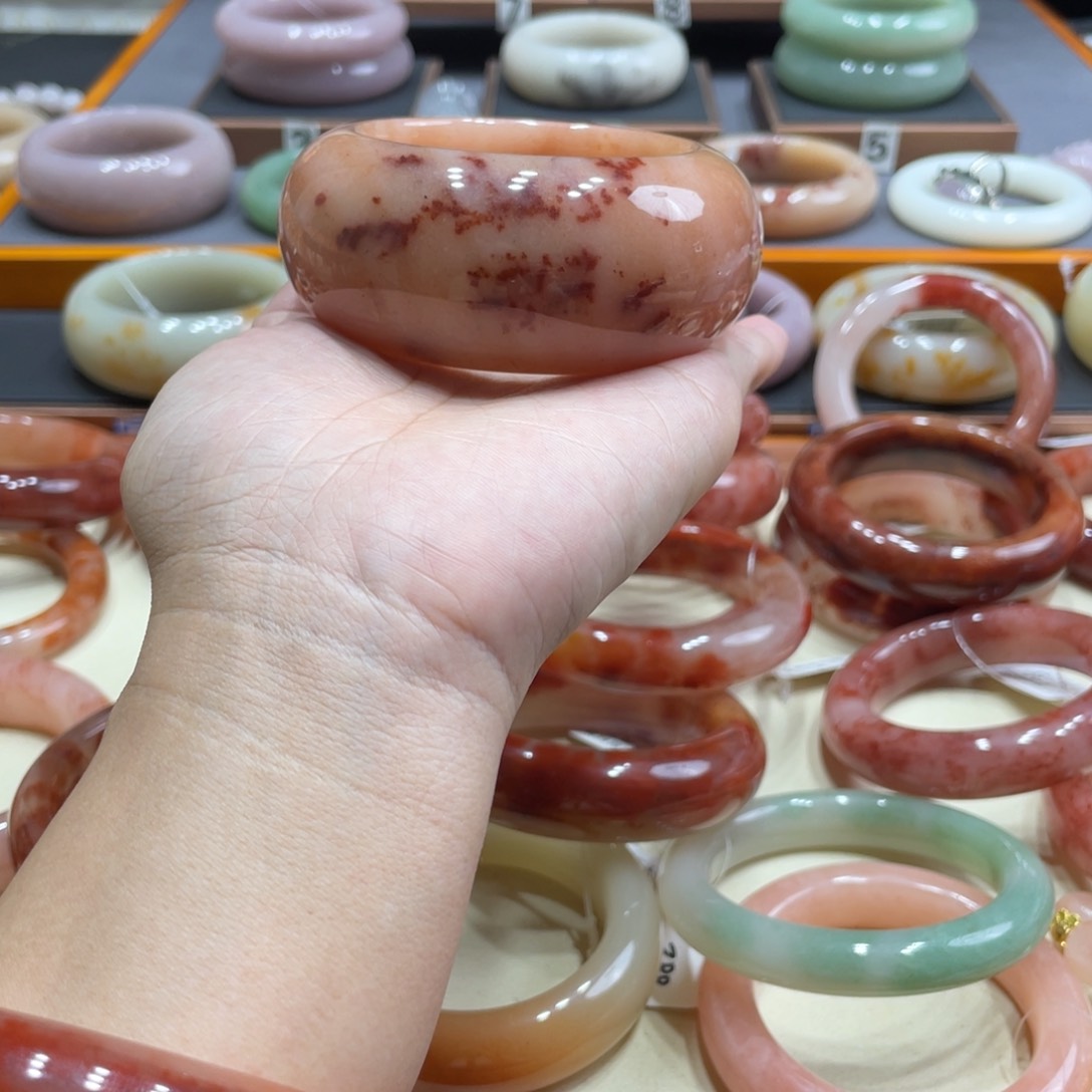 石英质玉手镯未镶嵌玛*