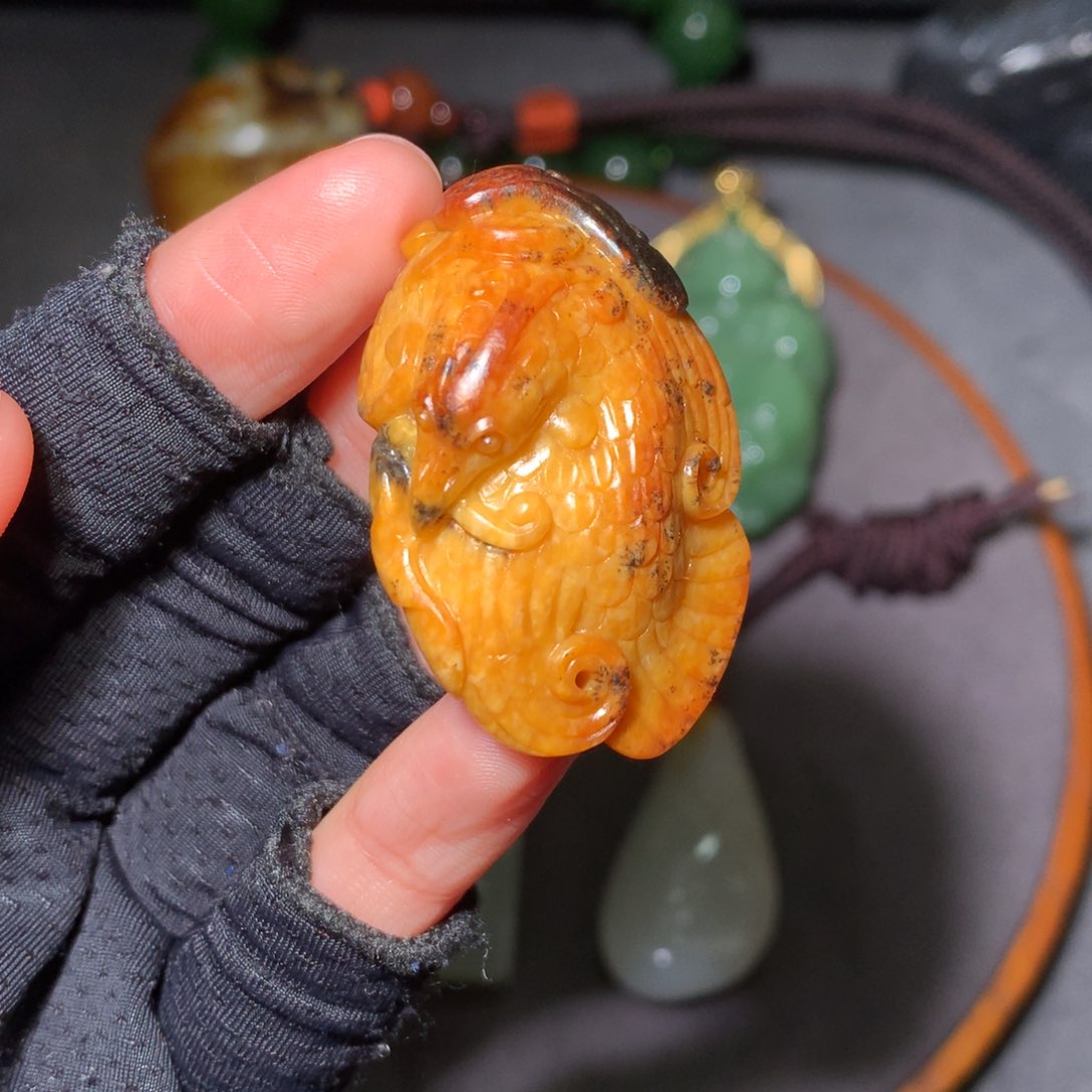 和田玉颈饰未镶嵌狗*