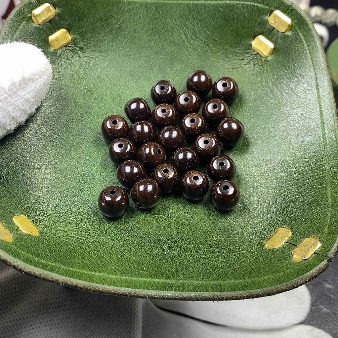 谷***.椰蒂吊坠毕业级椰蒂精挑26颗一金两银标