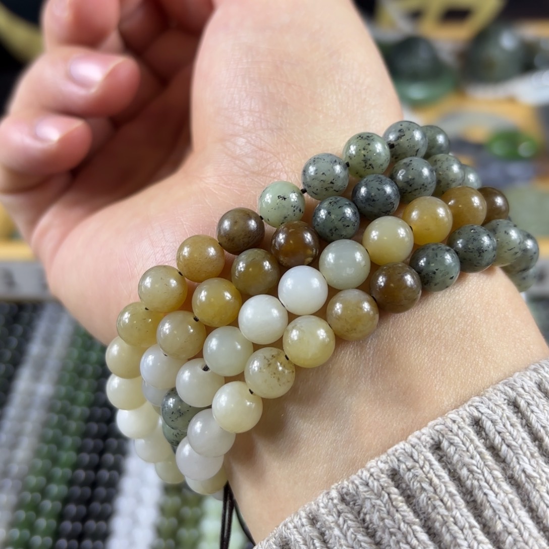 和田玉颈饰未镶嵌