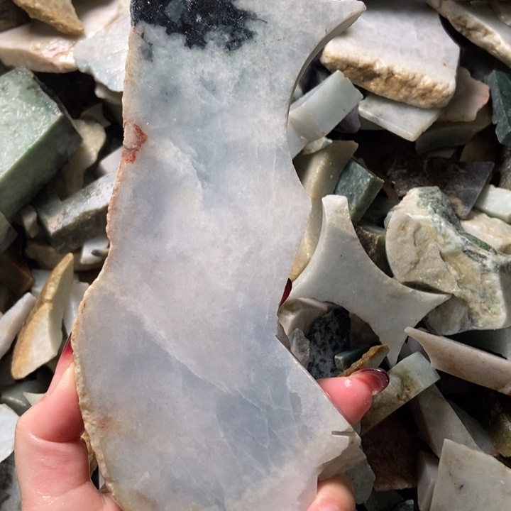 翡翠颈饰未镶嵌天然翡翠