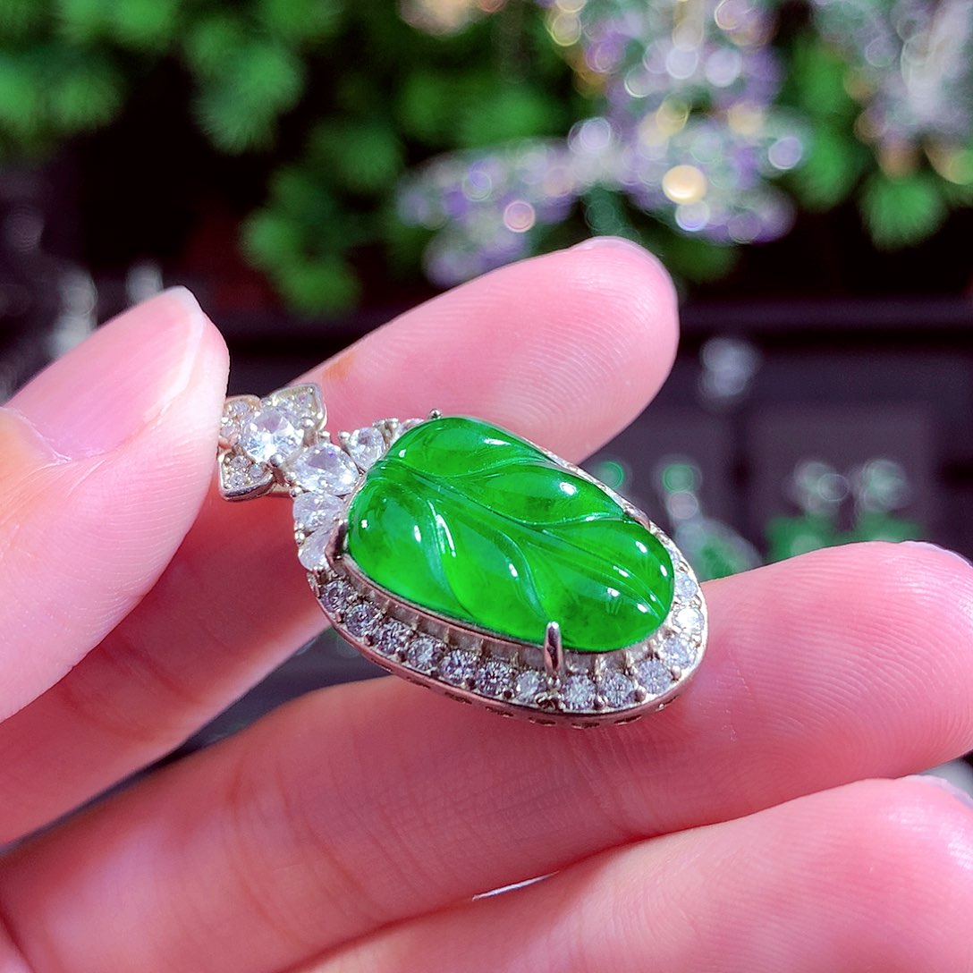 颈饰未镶嵌翡翠天然