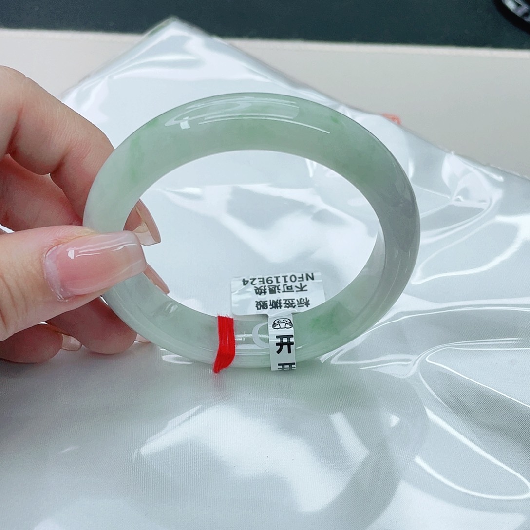 翡翠手镯未镶嵌正56.5