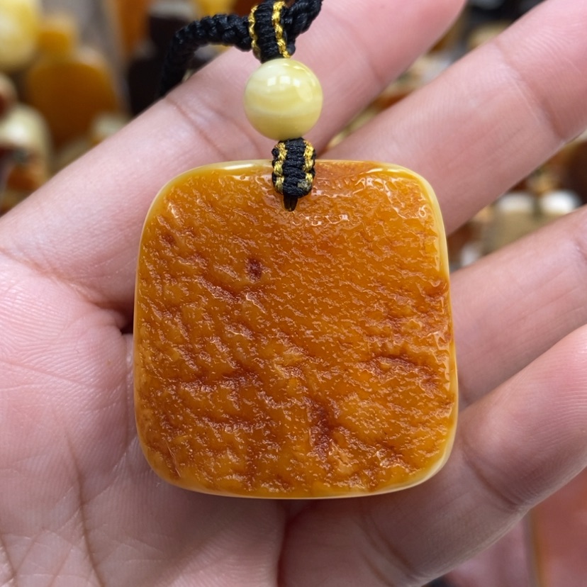 【闪购商品】琥珀颈饰未镶嵌
