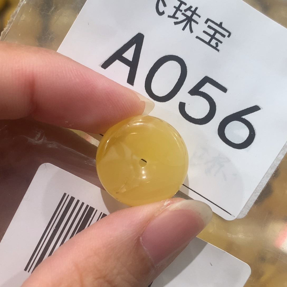 未镶嵌琥珀珠宝奇石