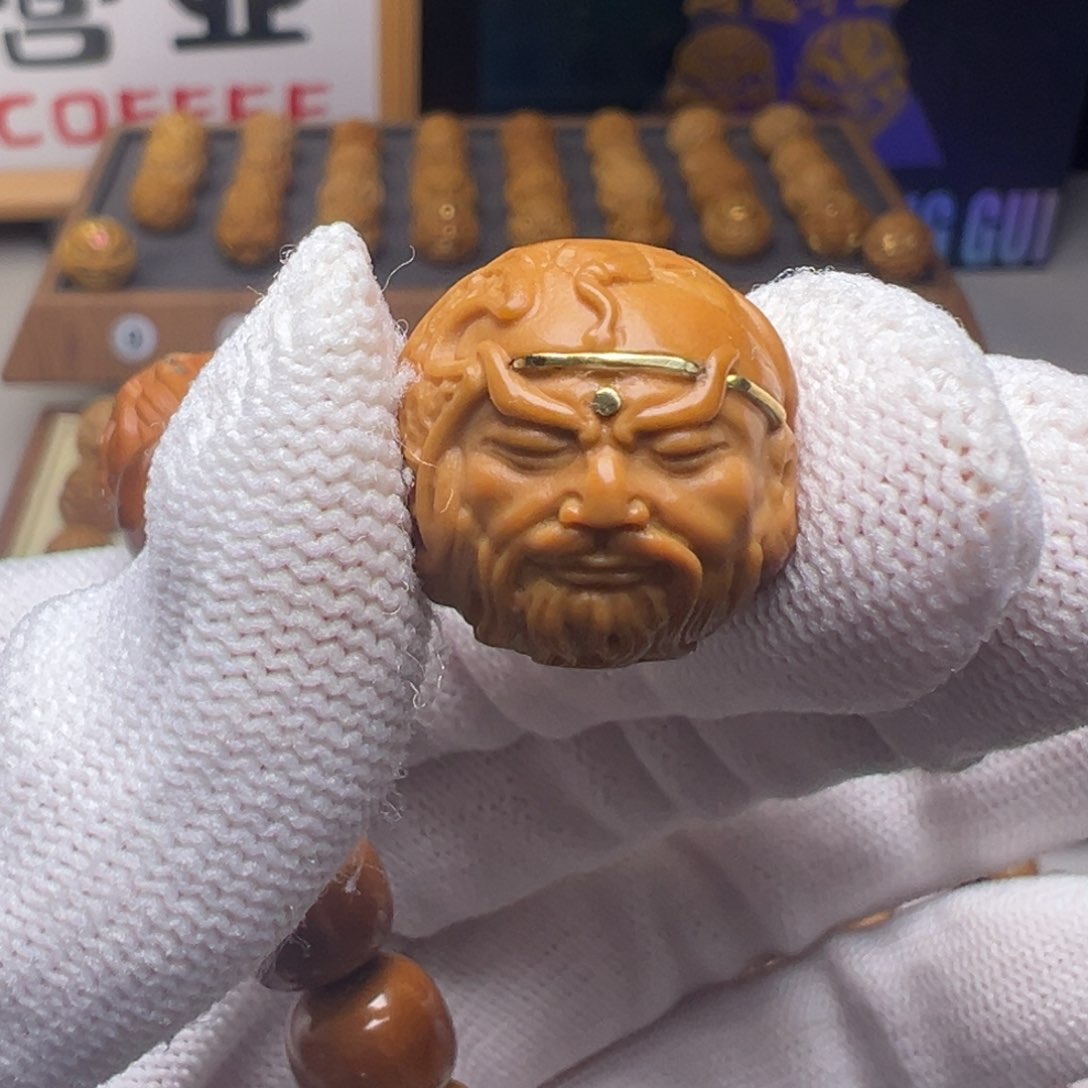 文玩核桃手串镶嵌款玉龙关公18左右尺寸全品有正常封口线