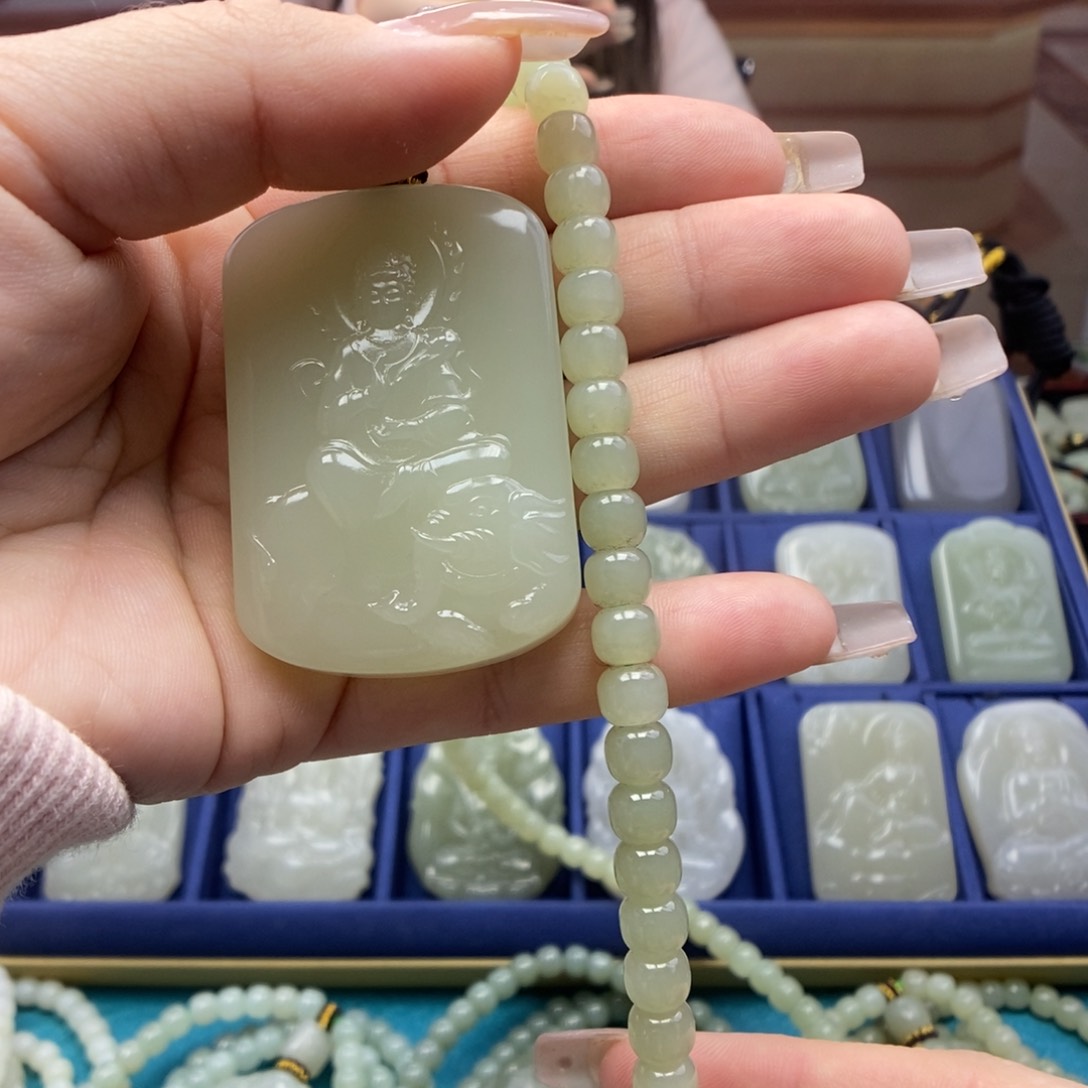 和田玉颈饰未镶嵌?*