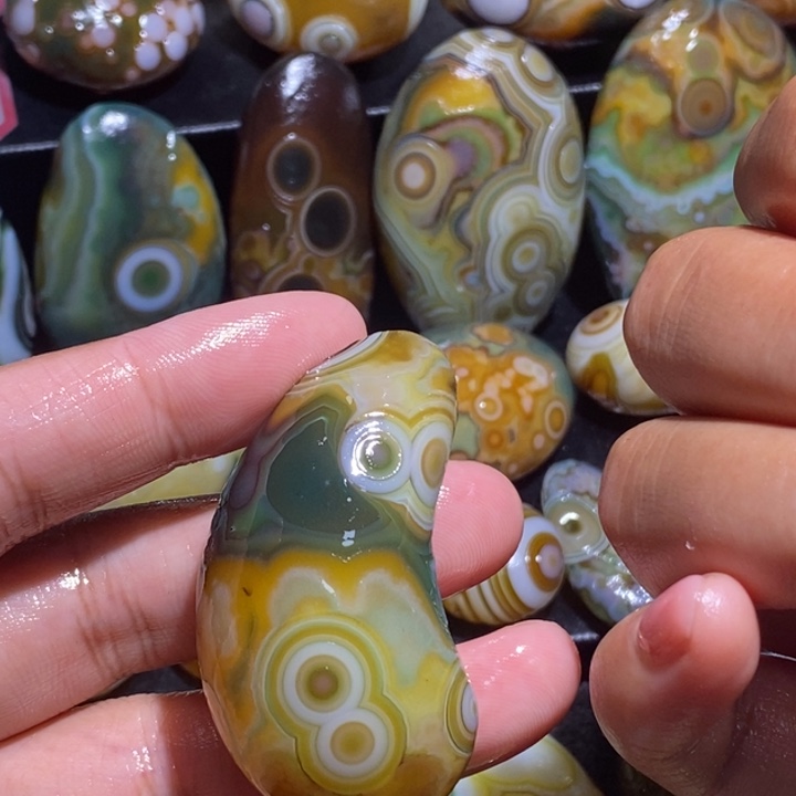 玛瑙/玉髓未镶嵌珠宝奇石114