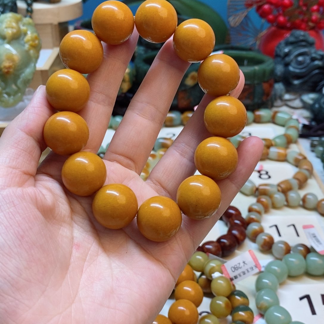 透闪石质玉手串未镶嵌