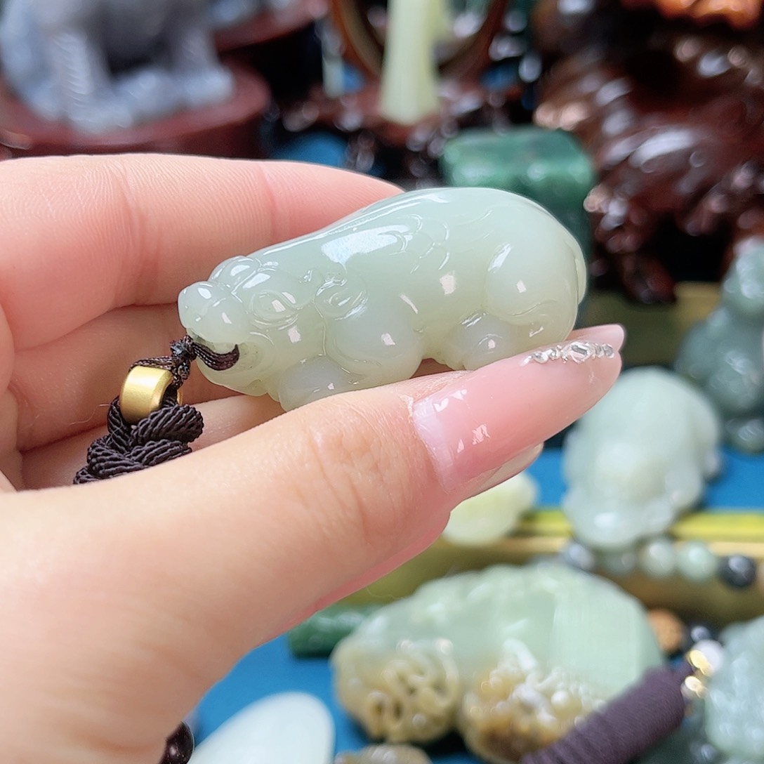 和田玉挂件未镶嵌沉**金