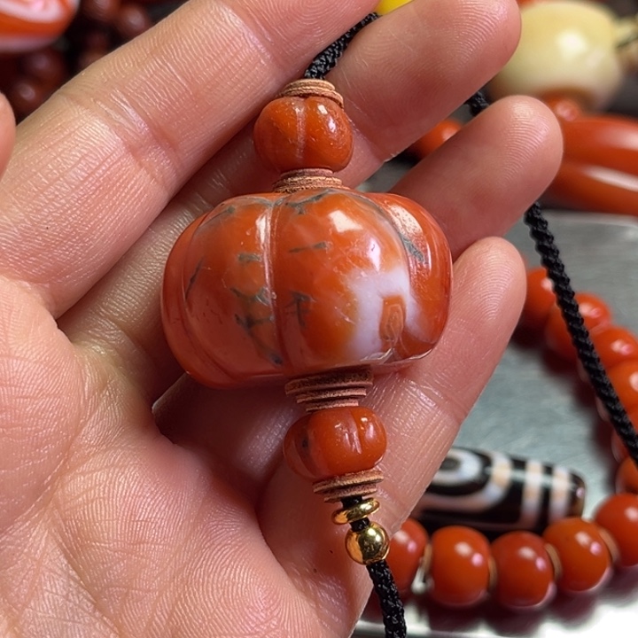 颈饰琉璃用****8琉璃………..