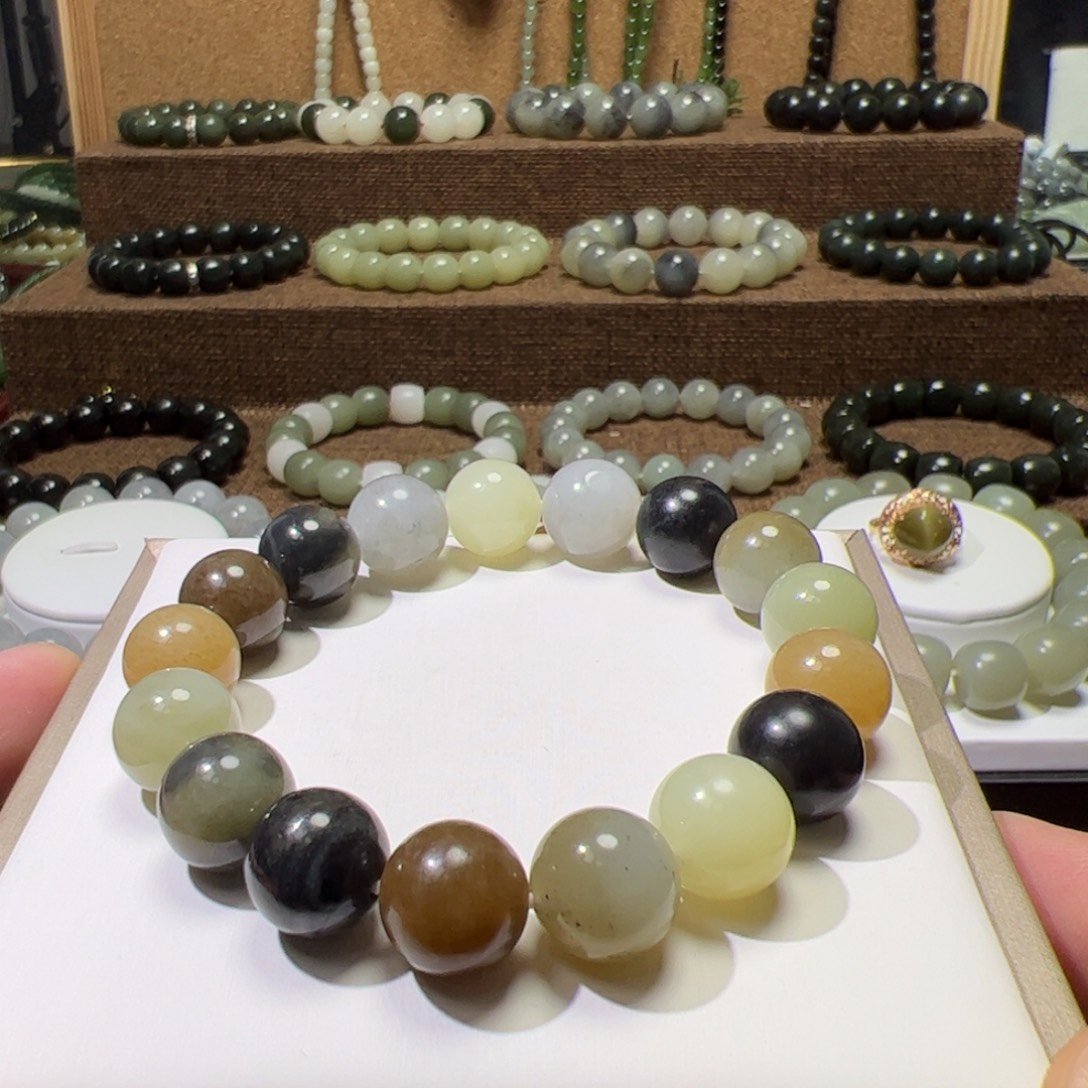 和田玉未镶嵌手链