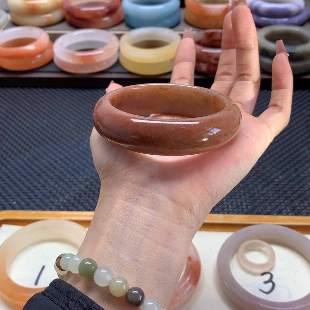 石英质玉手镯未镶嵌