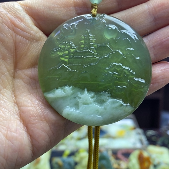 蛇纹石玉未镶嵌颈饰