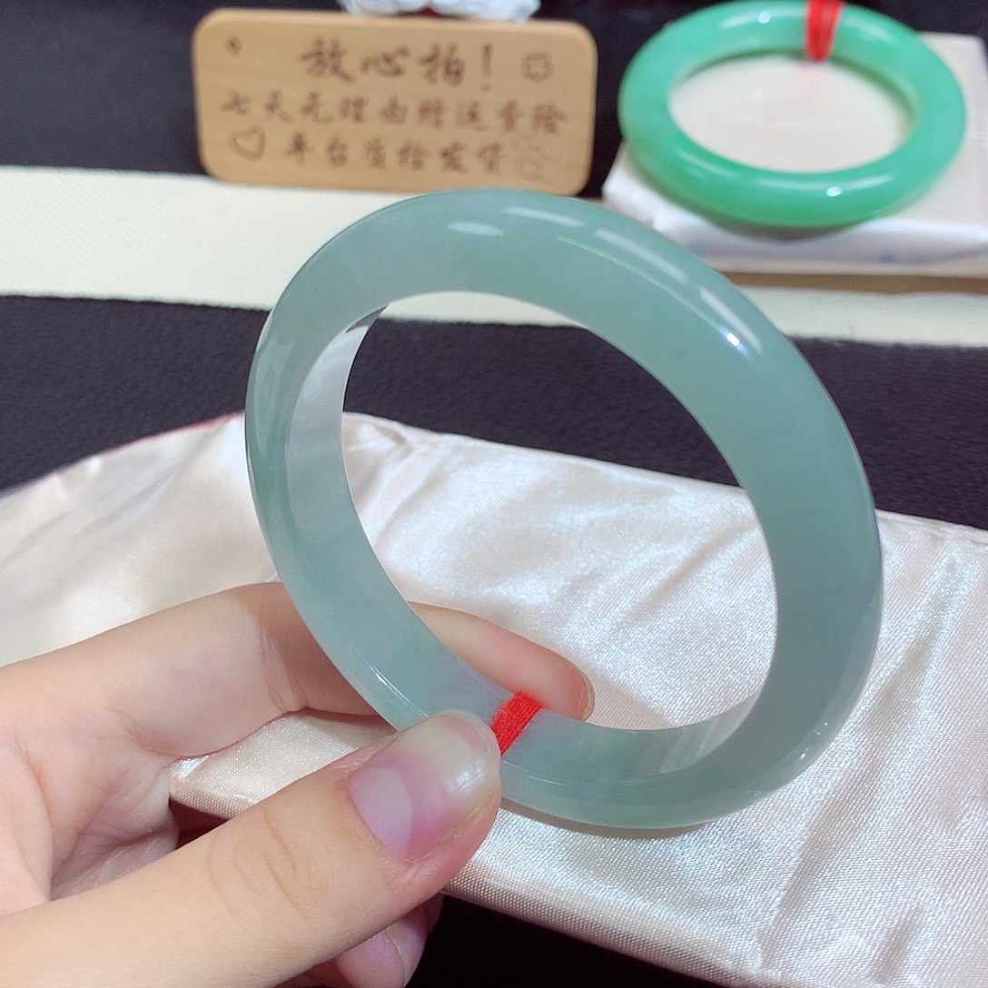 翡翠未镶嵌手镯1183