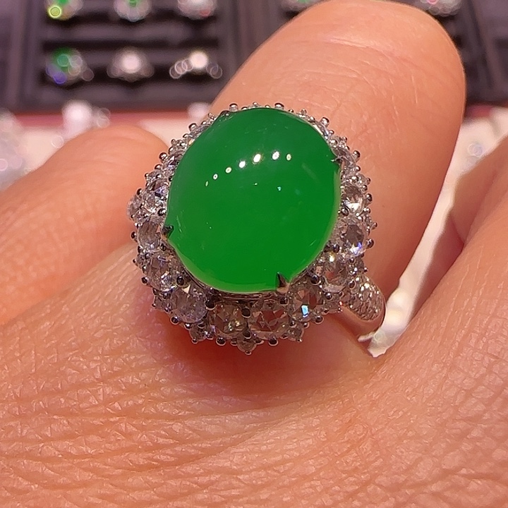 翡翠戒指18K金镶嵌戒指