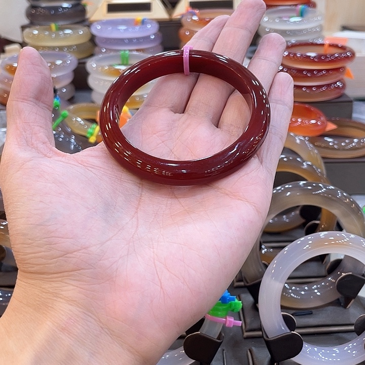 玛瑙/玉髓手镯未镶嵌