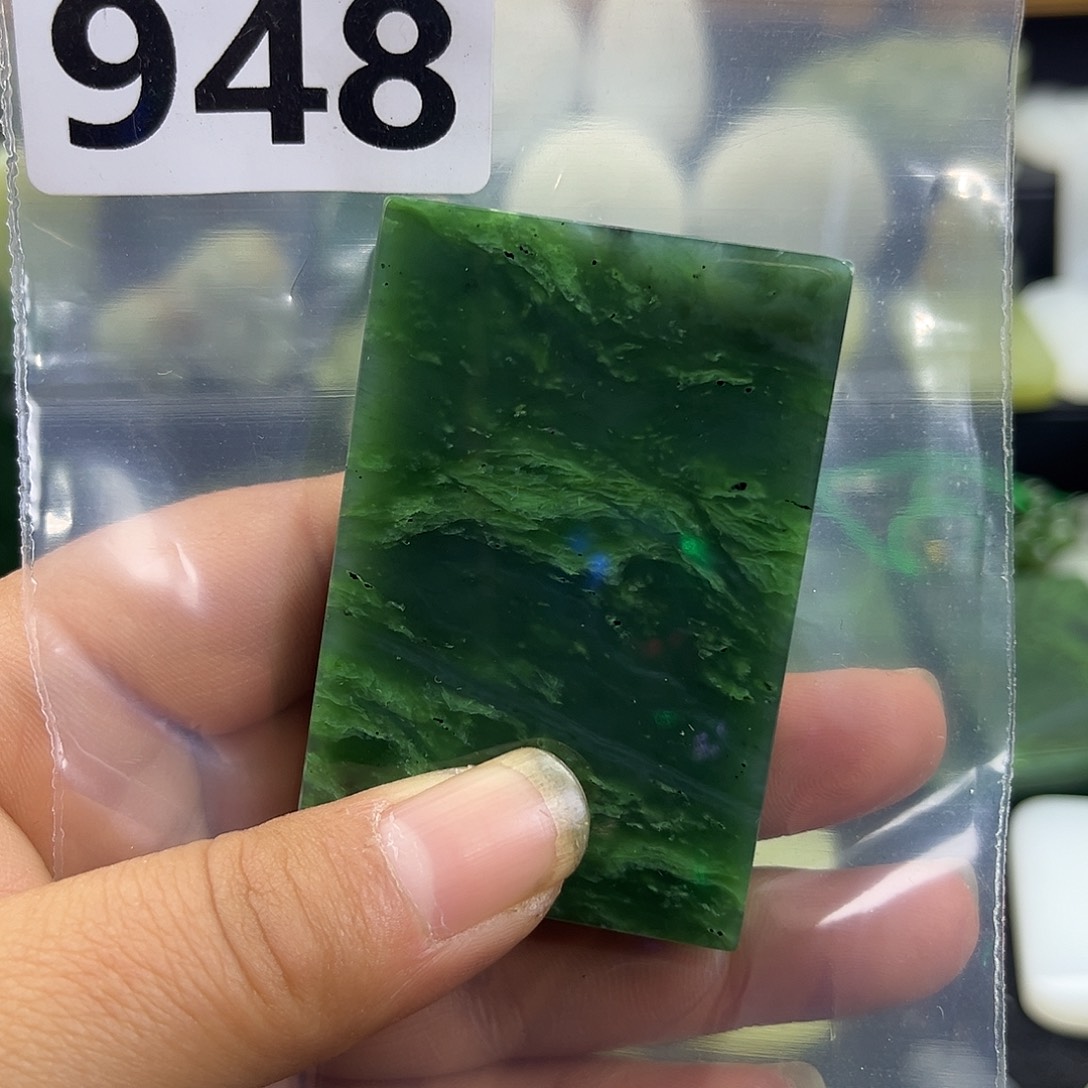 鸡***卖和田玉未镶嵌珠宝半成品