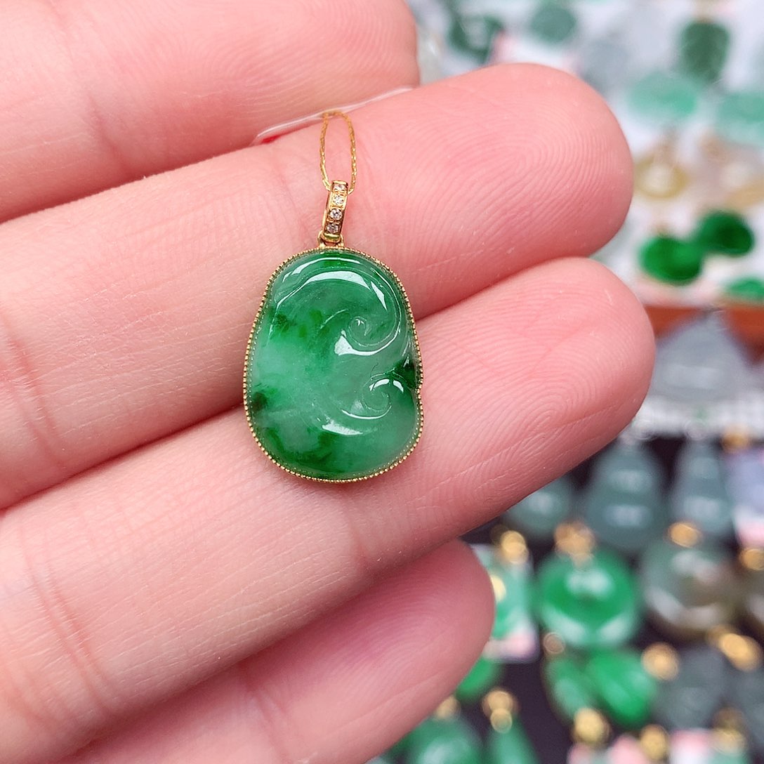 翡翠颈饰18K金镶嵌天然翡翠A货