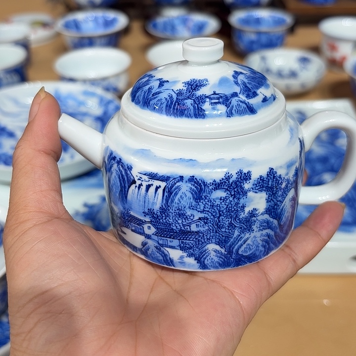 M***e景德镇纯手绘茶壶