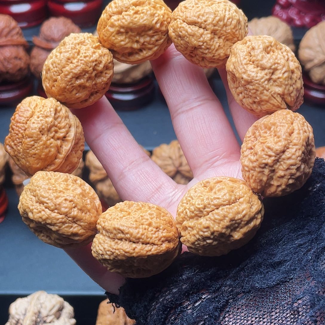 文玩核桃吊坠31尺手串