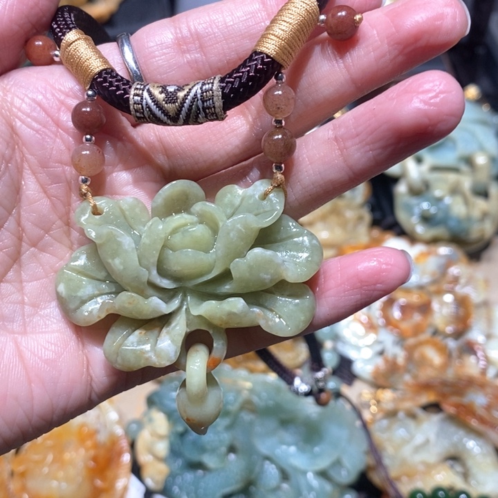 岫玉毛衣链未镶嵌