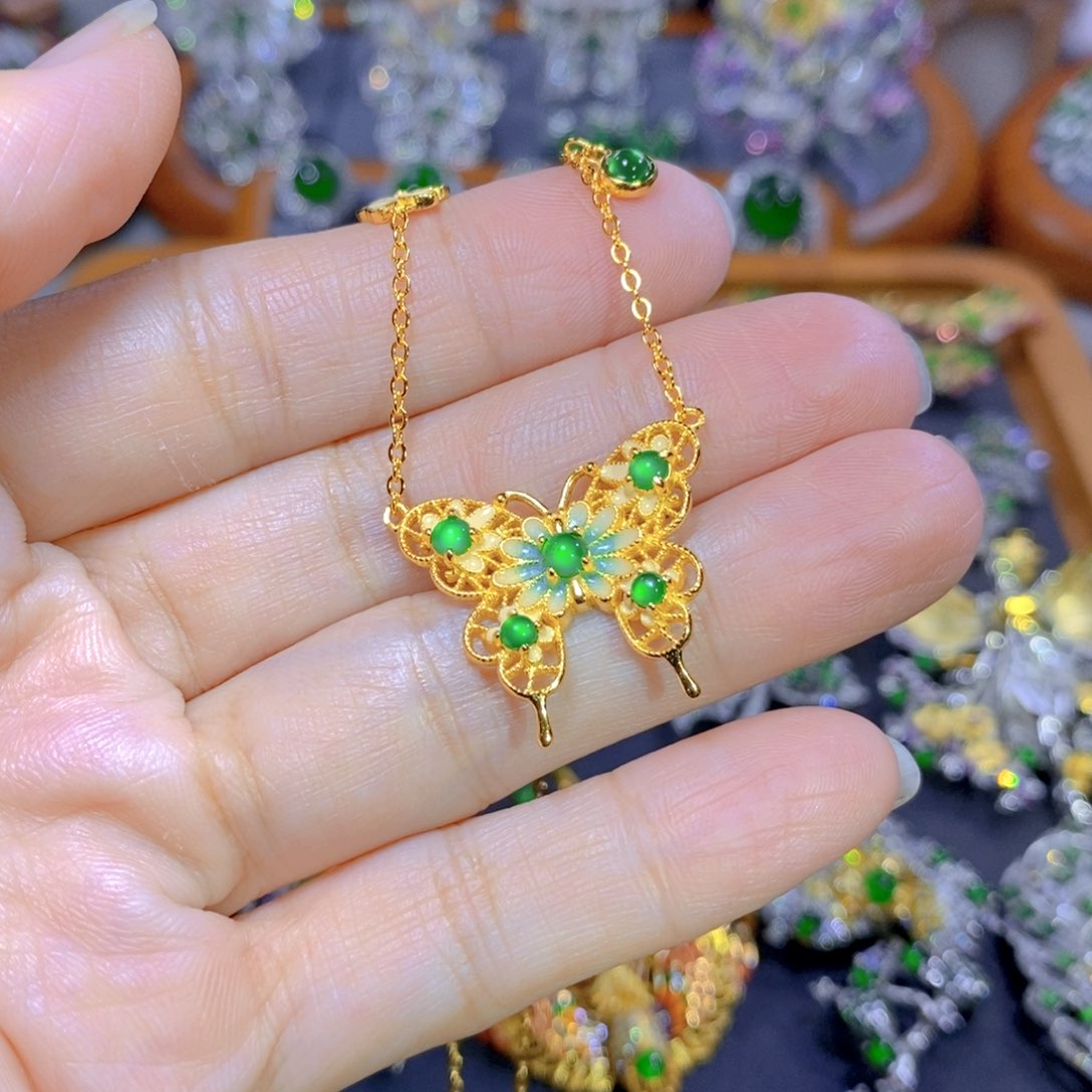 翡翠颈饰银S925镶嵌天然翡翠