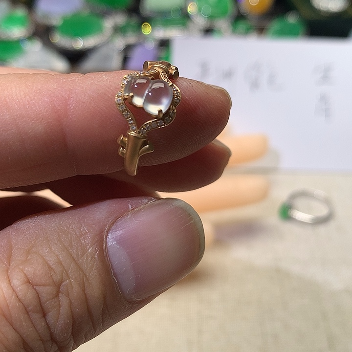 翡翠散珠戒指多样性