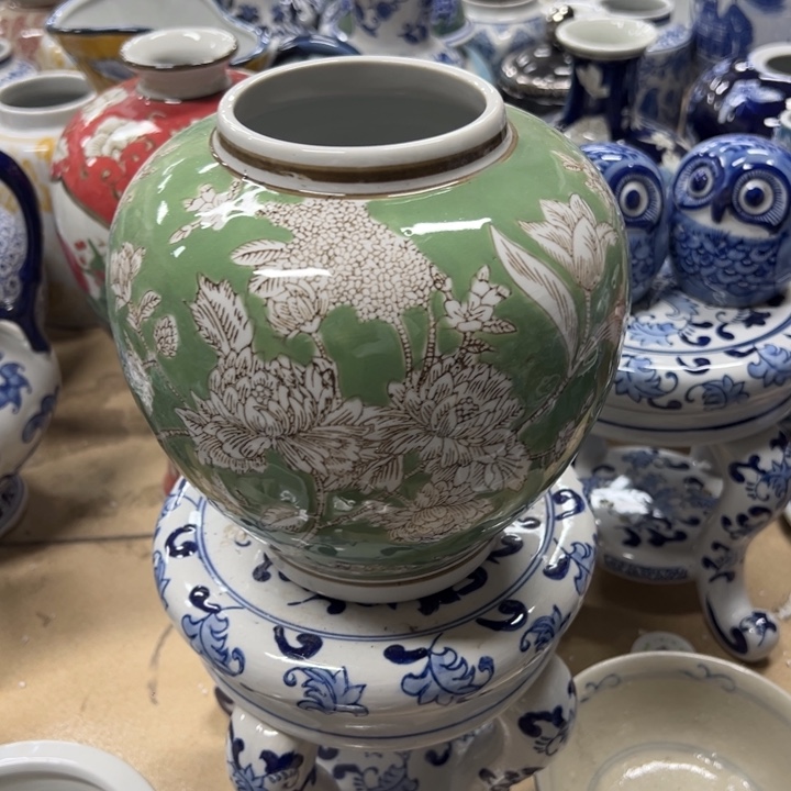 瓷片微瑕。。。。。。。。。。。。。