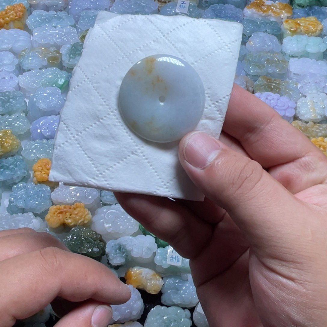 颈饰未镶嵌翡翠天然