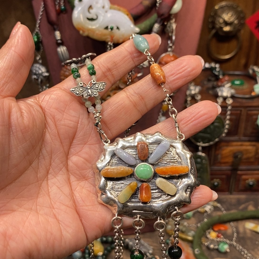 翡翠吊坠(赠链)未镶嵌