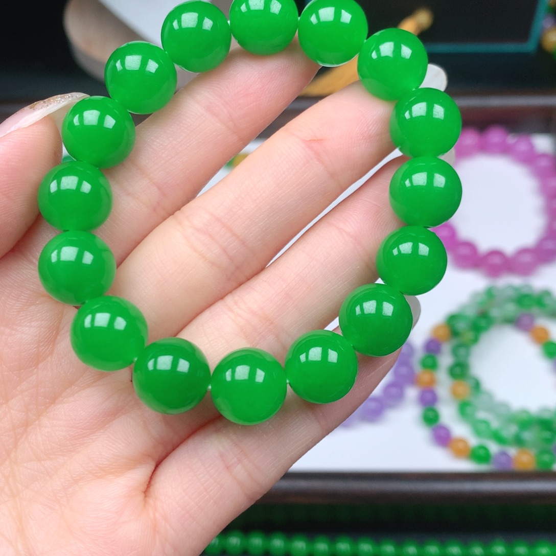 阿****一物一拍，卡12阳绿色手串