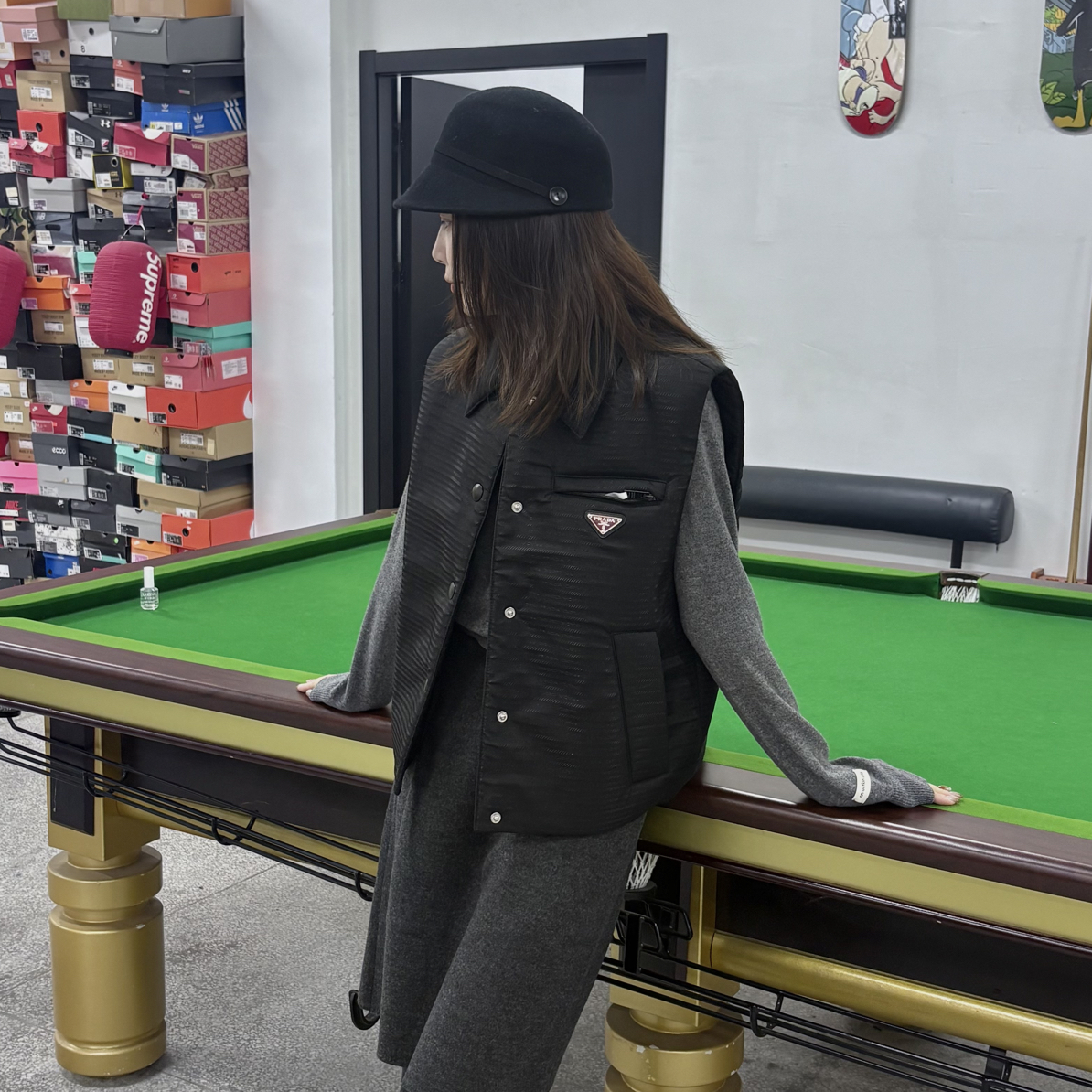 未使用 Prada/普拉达 黑色满logo羽绒服马甲 38码 ys000135