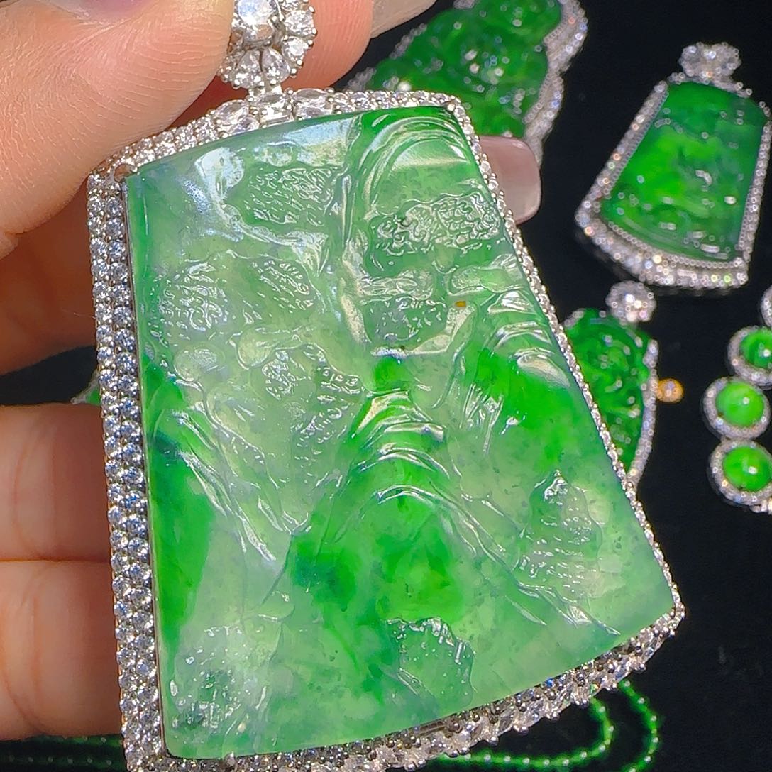 翡翠吊坠(赠链)银S925镶嵌