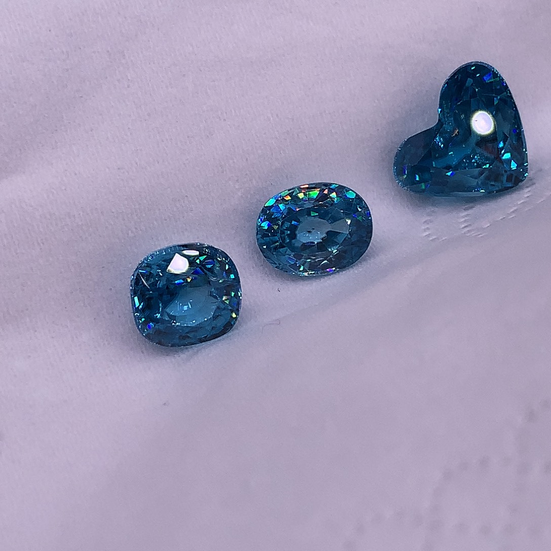 998886666未镶嵌天然锆石99885668889