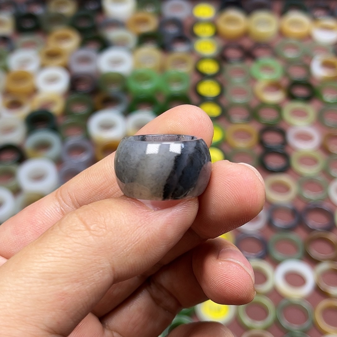 和田玉戒指未镶嵌16.1青花无鉴赏