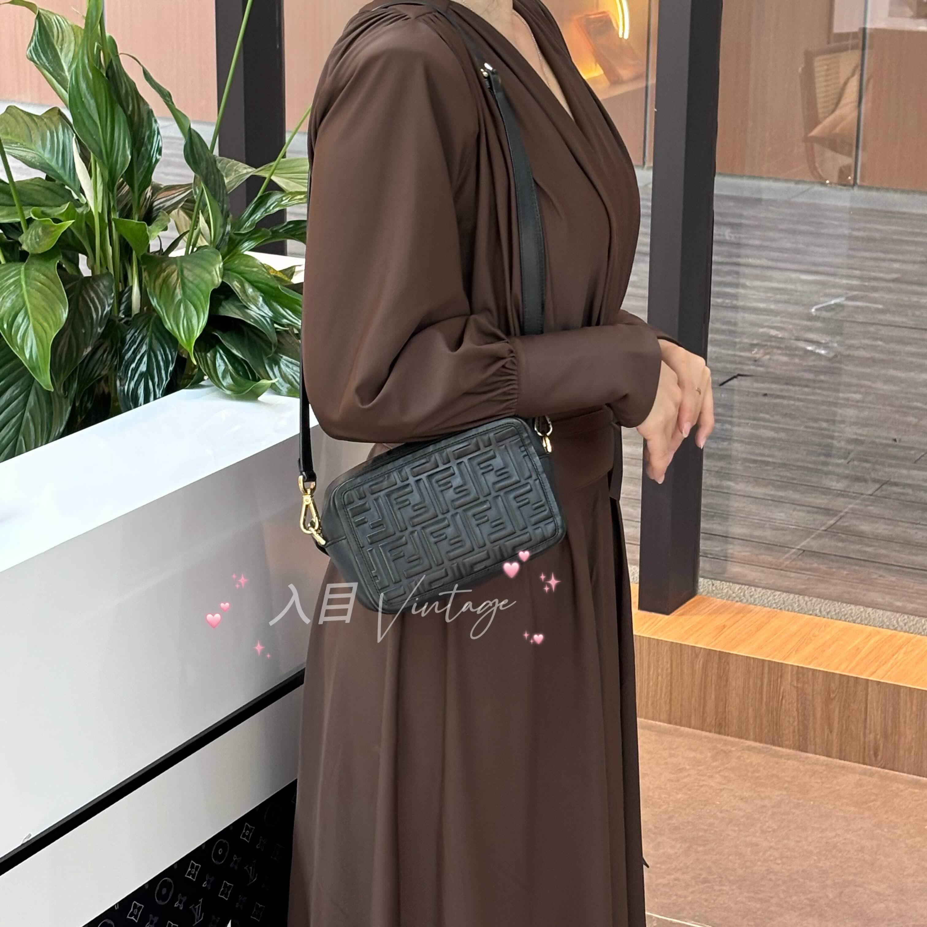 95新 FENDI/芬迪 芬迪皮质相机斜挎包 09737