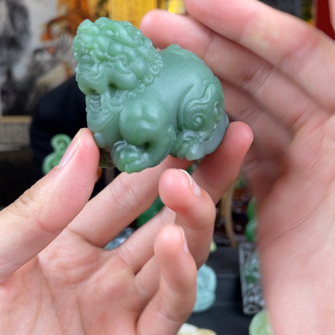 和田玉未镶嵌把件