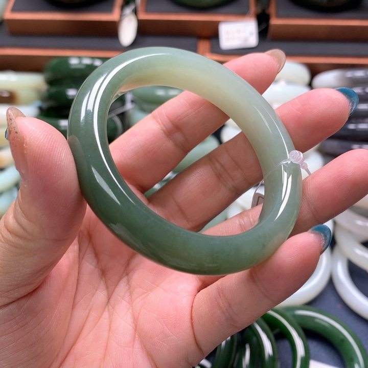 【闪购商品】未镶嵌手镯和田玉6