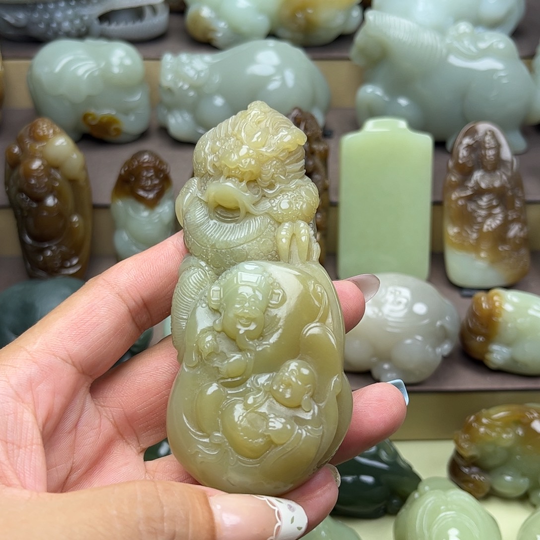 和田玉未镶嵌挂件