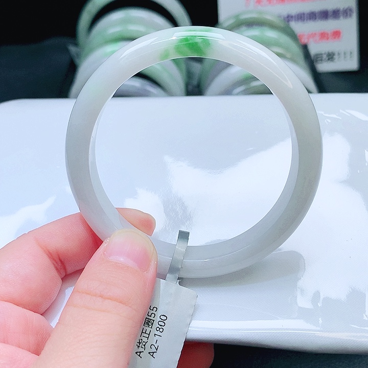 翡翠未镶嵌手镯02